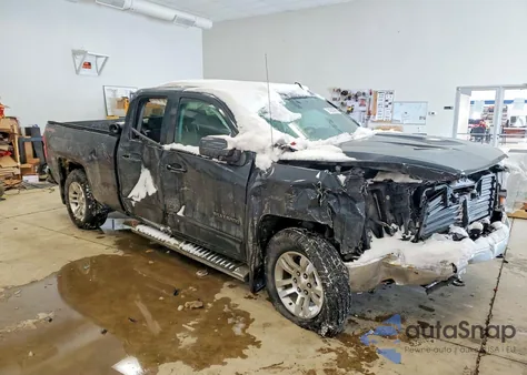 2018 Chevrolet Silverado K1500 Lt z USA, uszkodzony, nr VIN 1GCVKREC7JZ128188